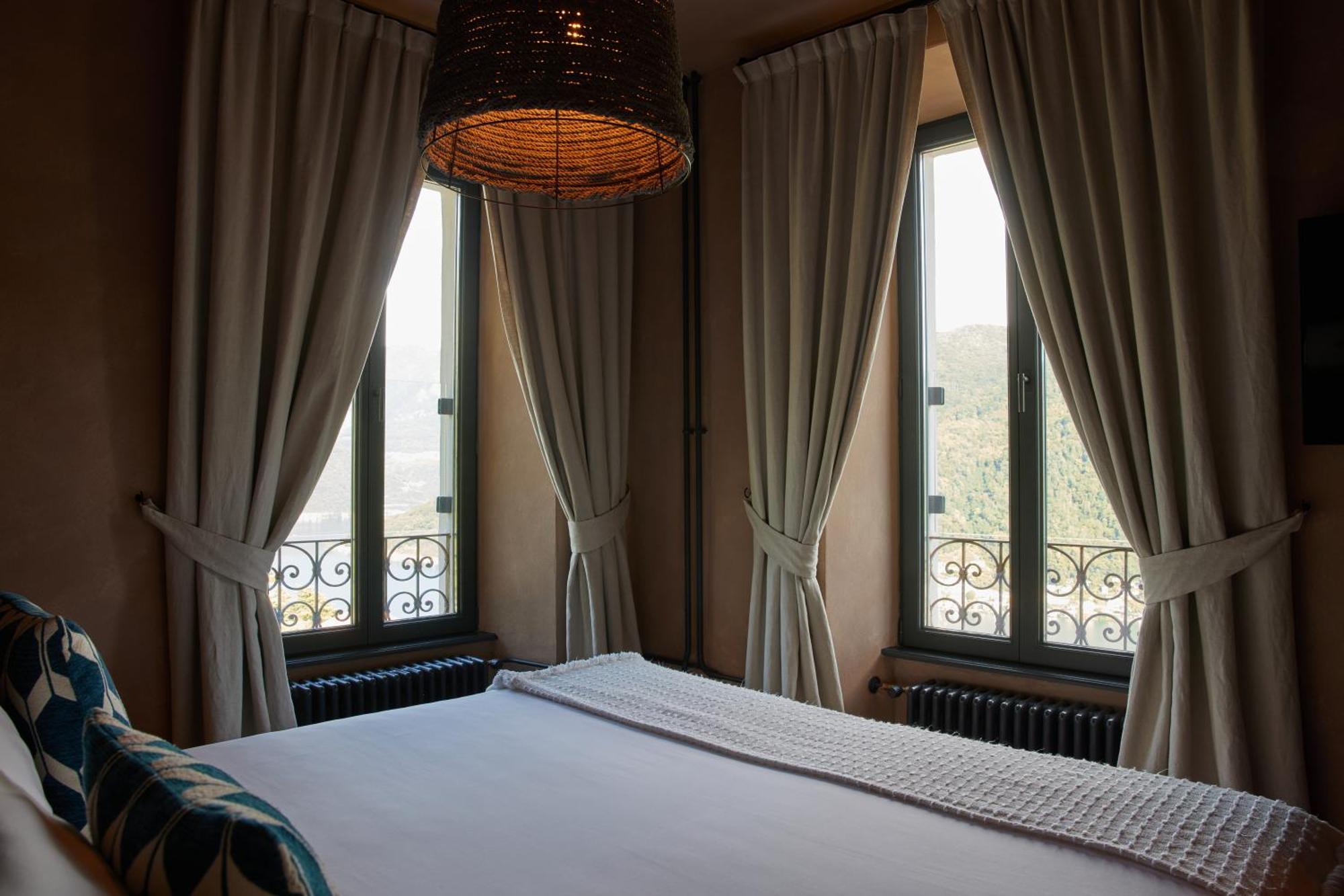 Relais Castello Di Morcote Hotel Room photo